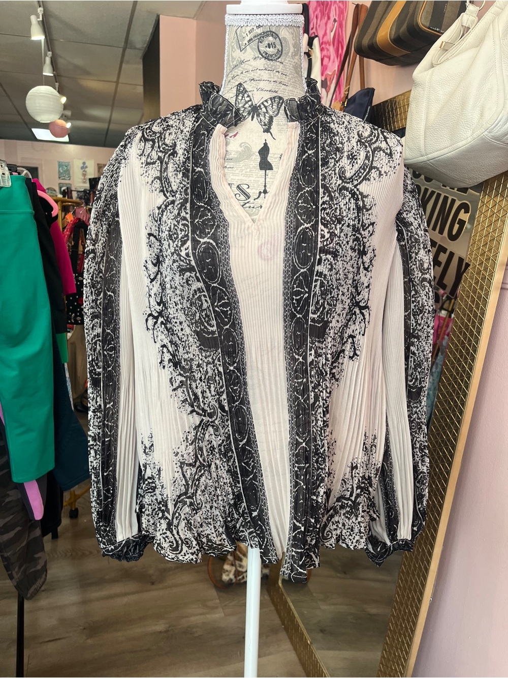 Women's Black & pink Printed Pleated Blouse